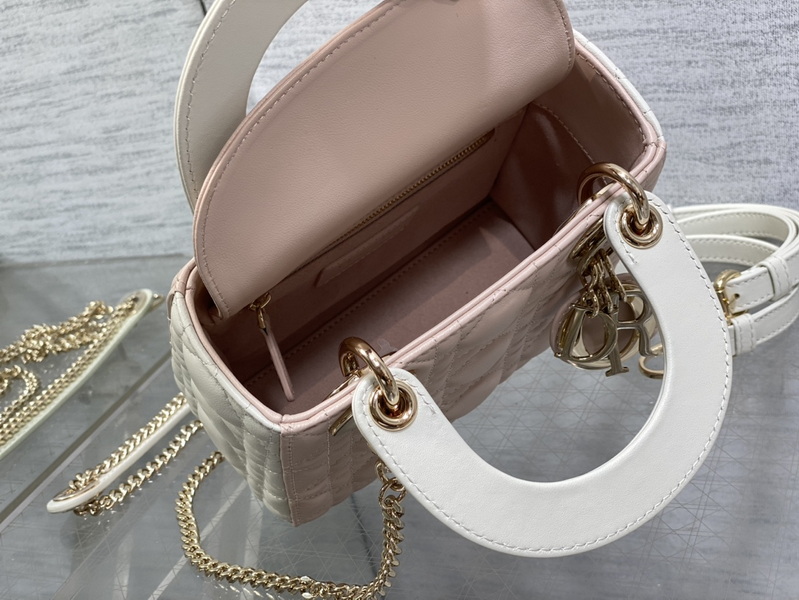 Dior Handbags AAA(Women)-674