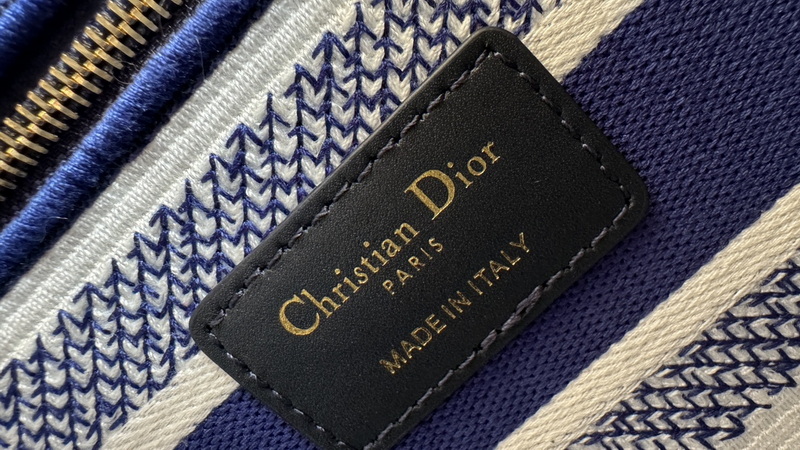 Dior Handbags AAA(Women)-675