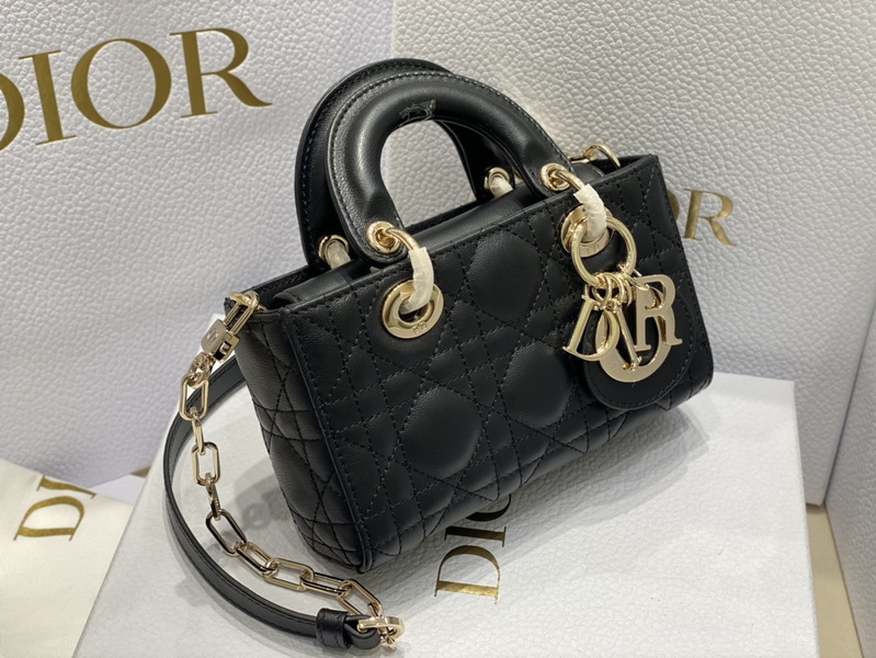 Dior Handbags AAA(Women)-679