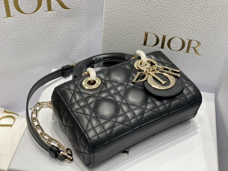 Dior Handbags AAA(Women)-679