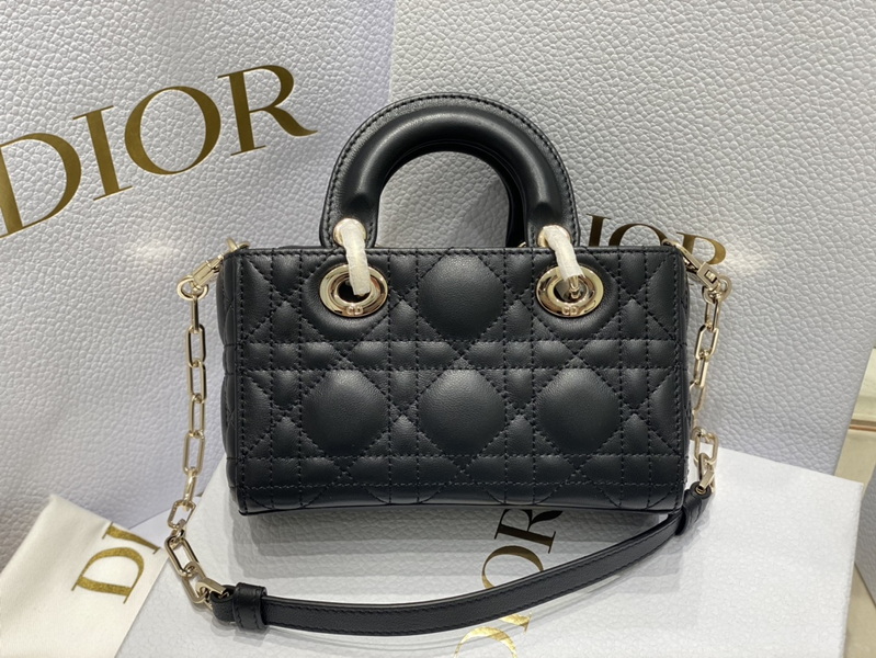 Dior Handbags AAA(Women)-679
