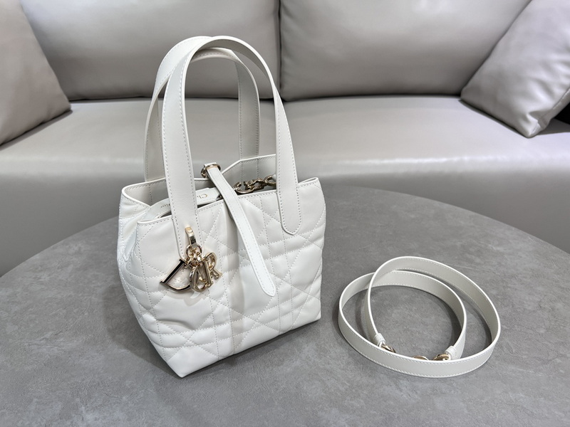 Dior Handbags AAA(Women)-686