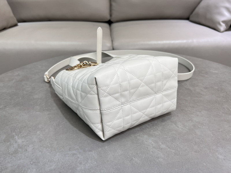 Dior Handbags AAA(Women)-686