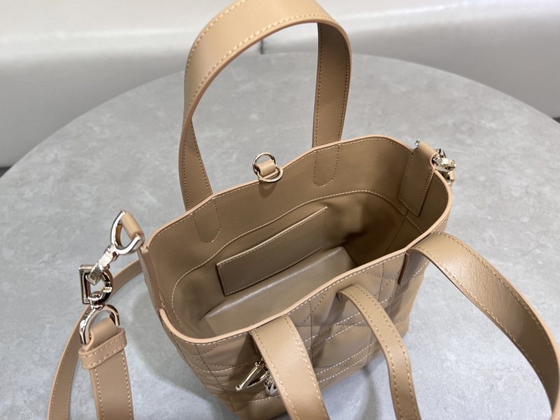 Dior Handbags AAA(Women)-687