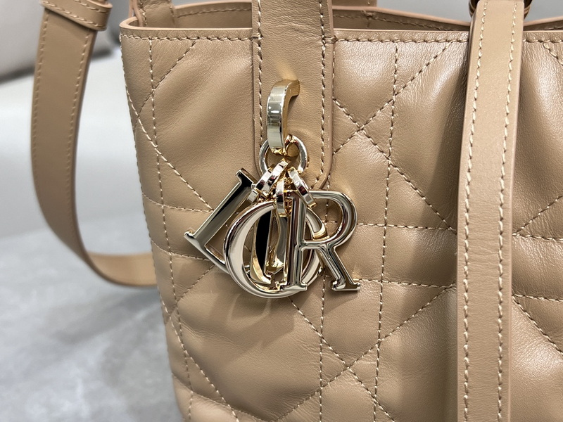 Dior Handbags AAA(Women)-687