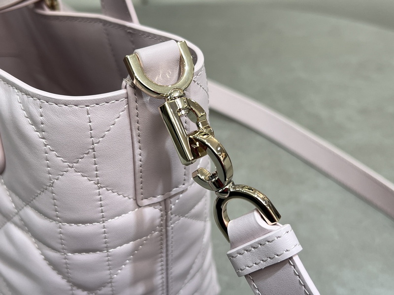 Dior Handbags AAA(Women)-688