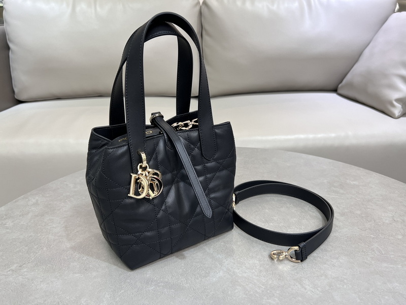 Dior Handbags AAA(Women)-689