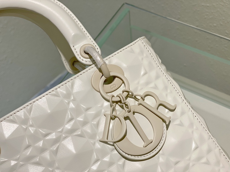 Dior Handbags AAA(Women)-690