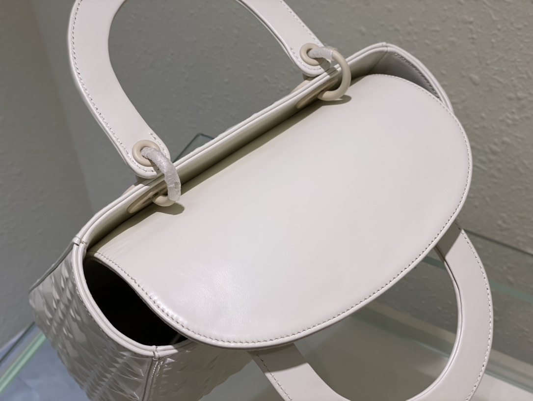 Dior Handbags AAA(Women)-690