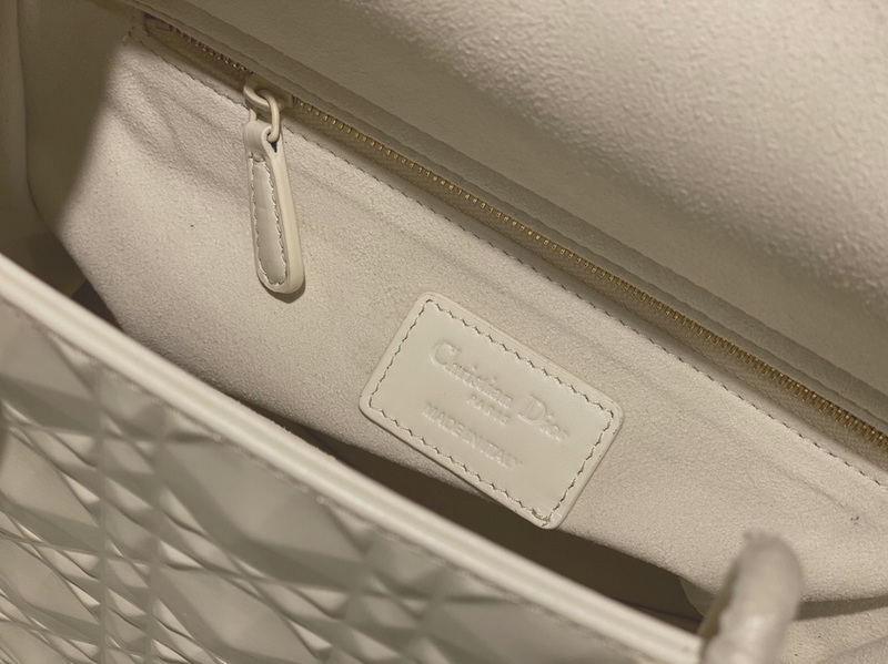 Dior Handbags AAA(Women)-690