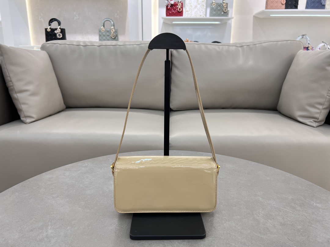 Dior Handbags AAA(Women)-691