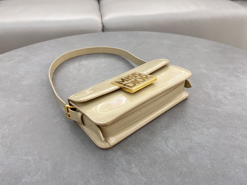 Dior Handbags AAA(Women)-691