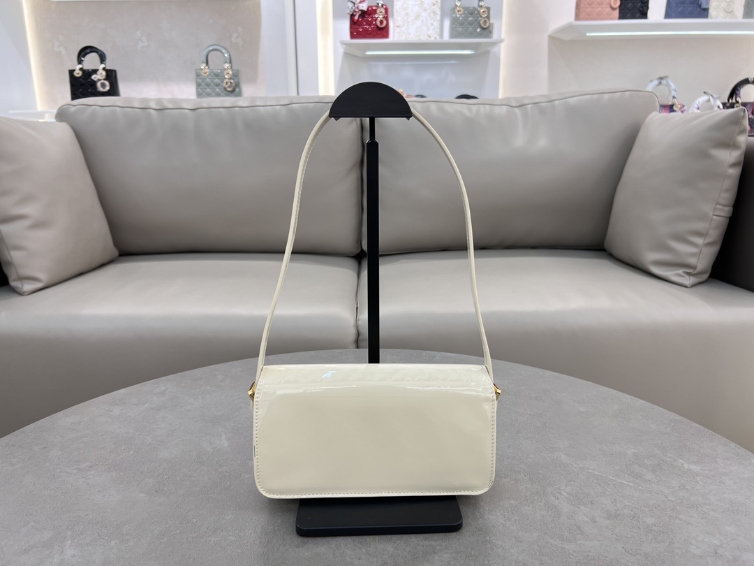 Dior Handbags AAA(Women)-693