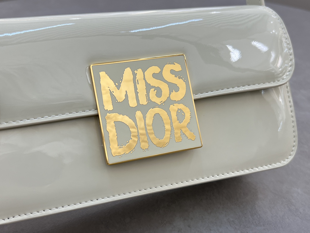 Dior Handbags AAA(Women)-693