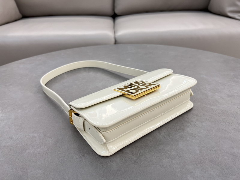 Dior Handbags AAA(Women)-693