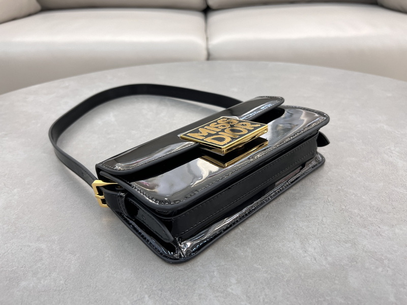 Dior Handbags AAA(Women)-694
