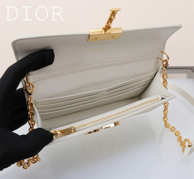 Dior Handbags AAA(Women)-695