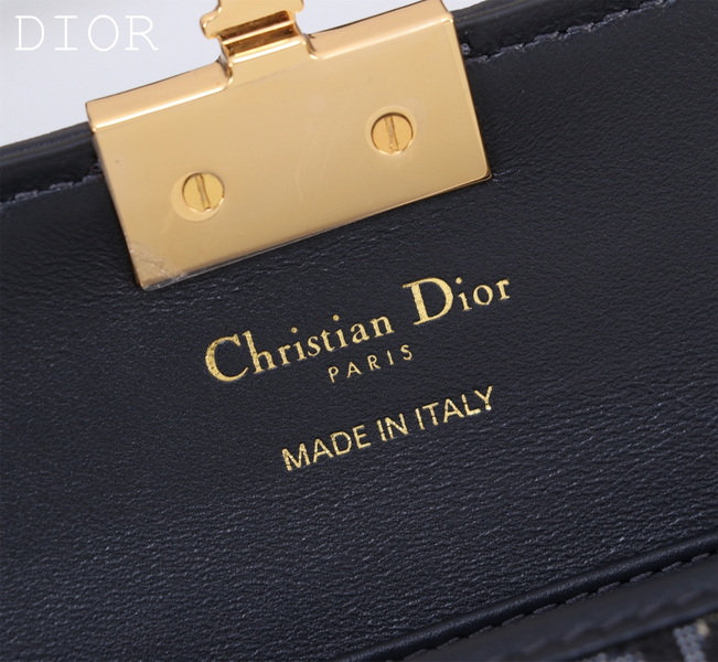 Dior Handbags AAA(Women)-696