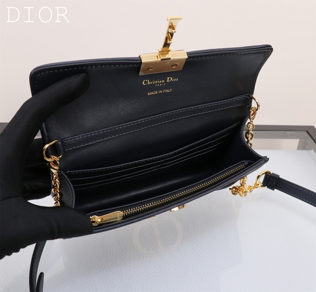 Dior Handbags AAA(Women)-696