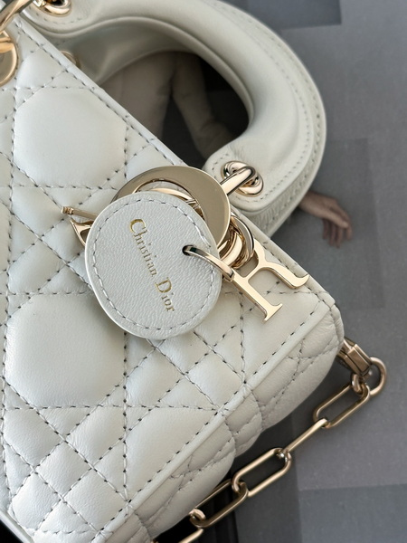 Dior Handbags AAA(Women)-699