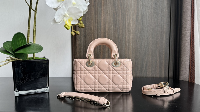 Dior Handbags AAA(Women)-700