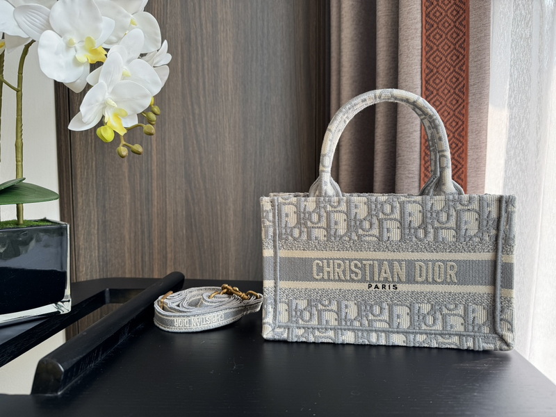 Dior Handbags AAA(Women)-701
