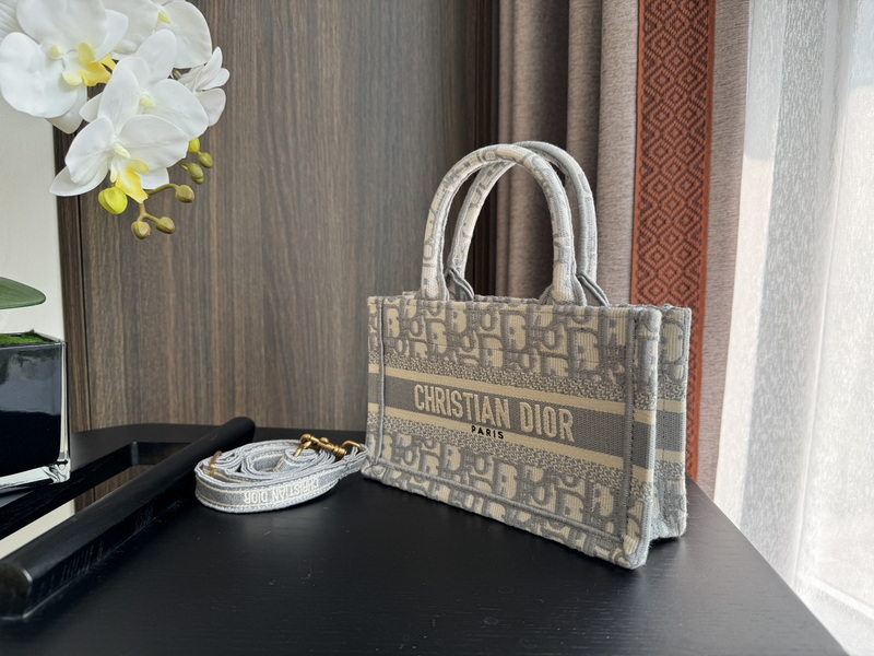 Dior Handbags AAA(Women)-701