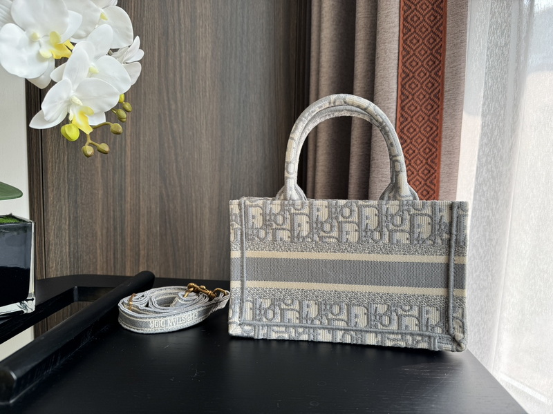Dior Handbags AAA(Women)-701
