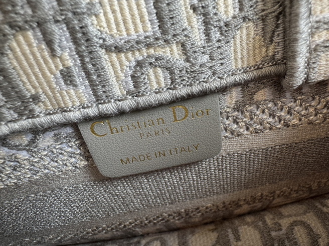 Dior Handbags AAA(Women)-701