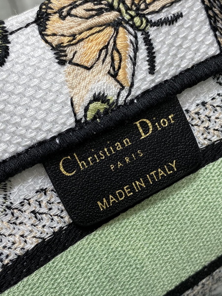 Dior Handbags AAA(Women)-704