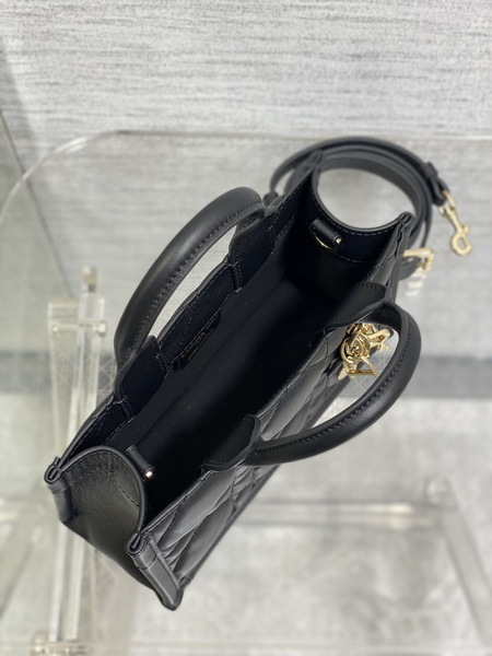 Dior Handbags AAA(Women)-707