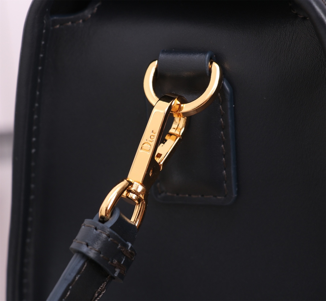 Dior Handbags AAA(Women)-713