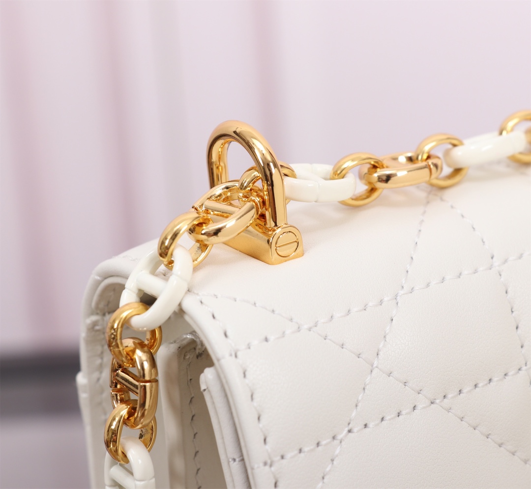 Dior Handbags AAA(Women)-715