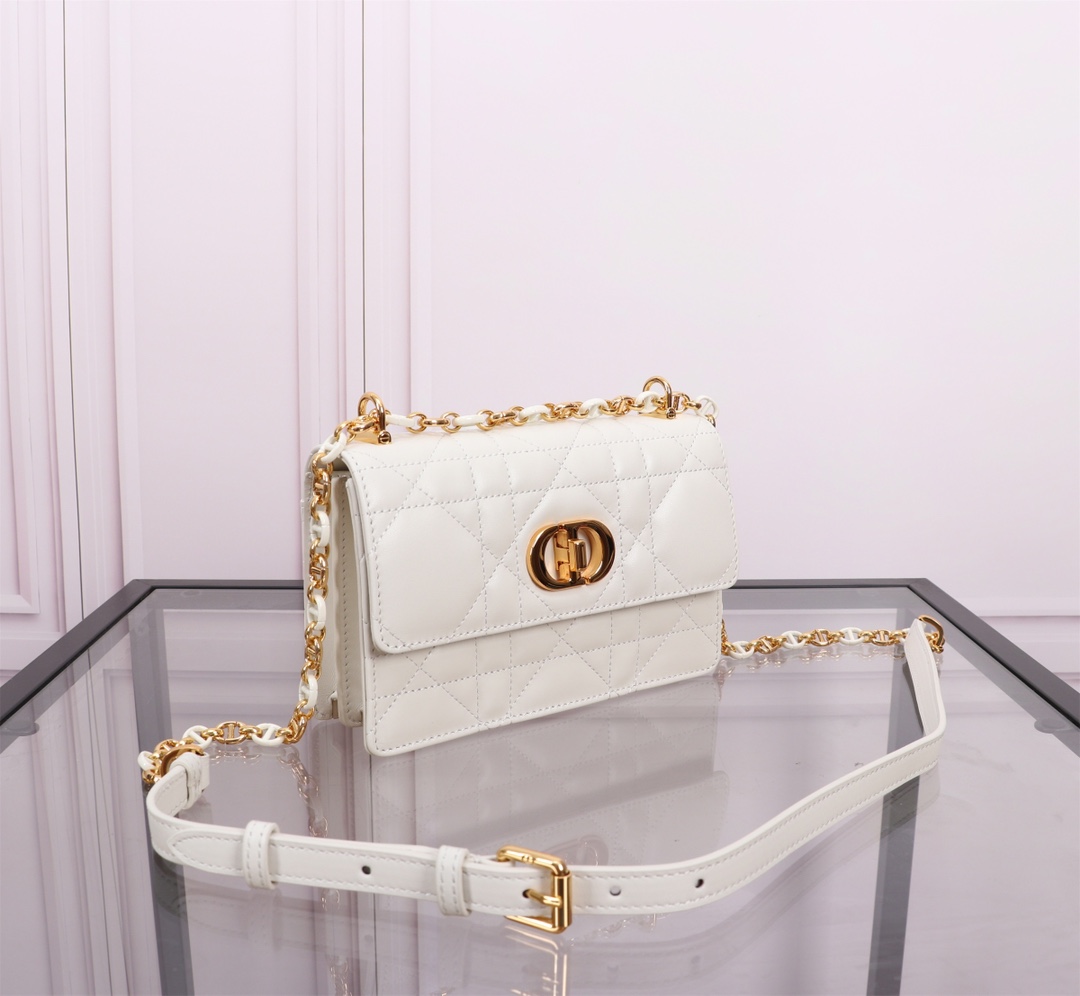 Dior Handbags AAA(Women)-715