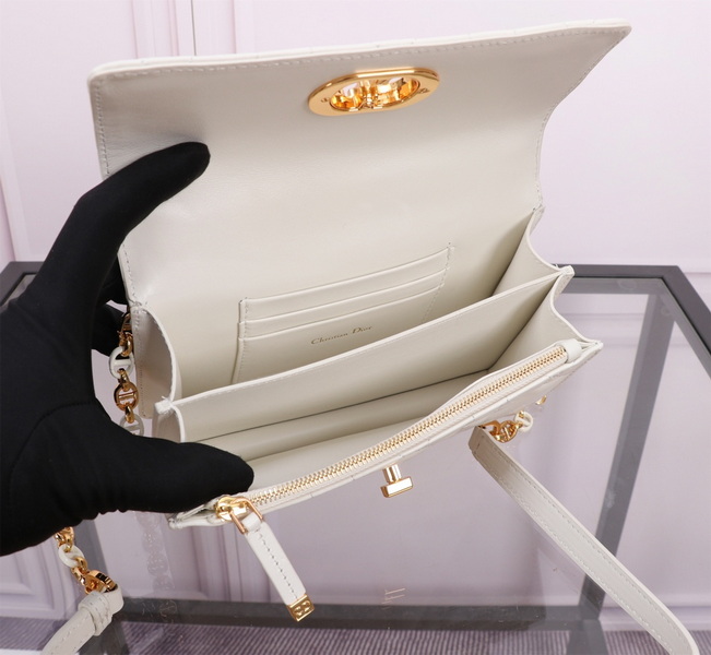 Dior Handbags AAA(Women)-715