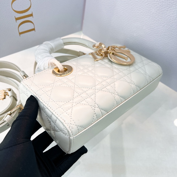 Dior Handbags AAA(Women)-720
