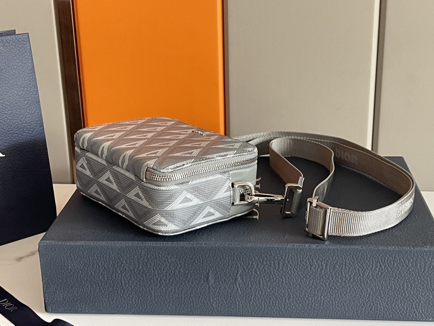Dior Handbags AAA(Men)-017