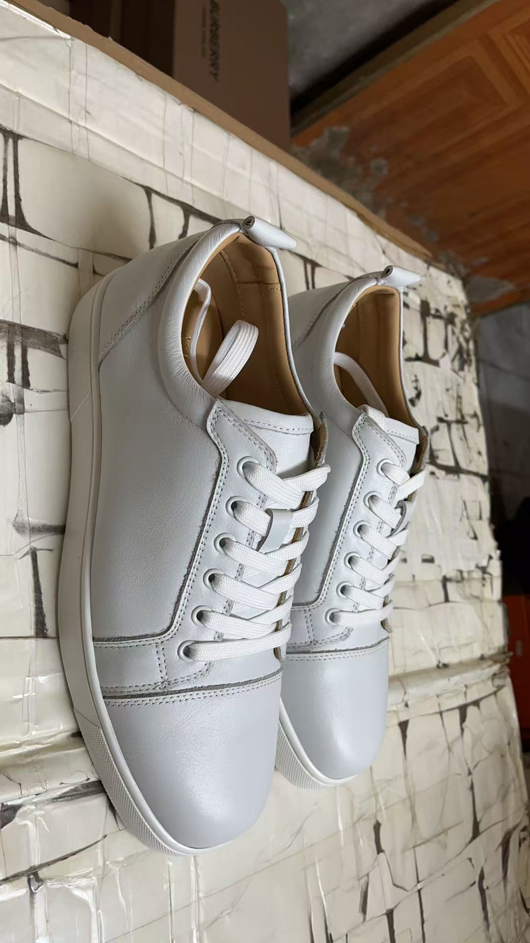 CL Men Shoes-561