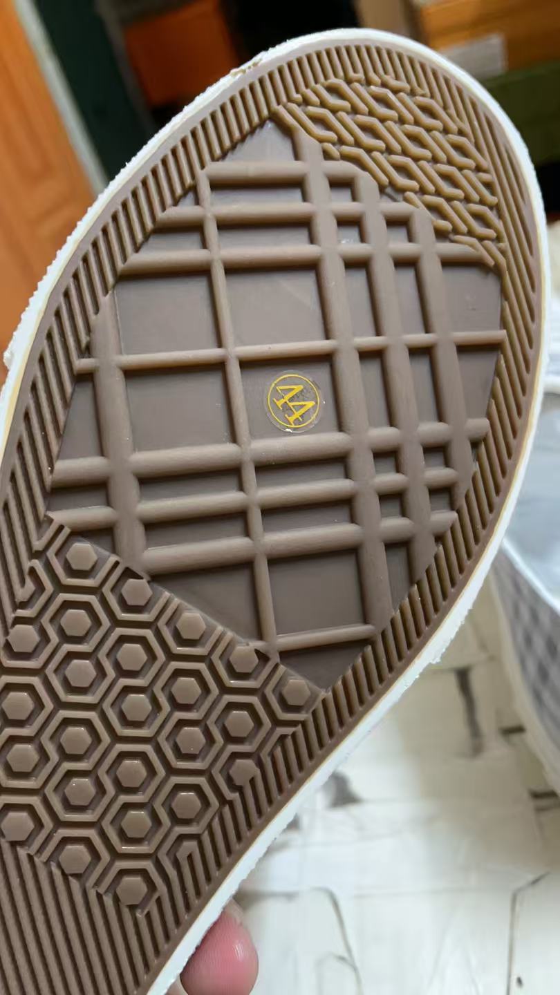 Burberry Shoes(AAA)-123