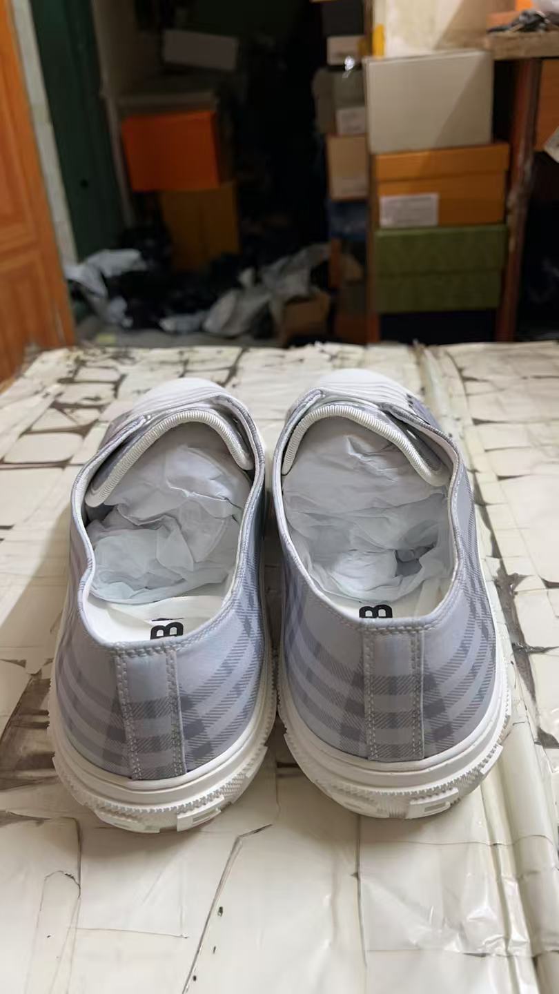 Burberry Shoes(AAA)-123