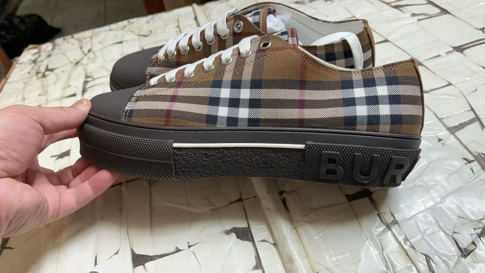 Burberry Shoes(AAA)-124