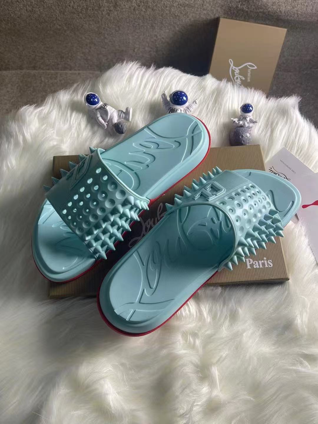 Christian Louboutin Slippers(AAA)-012