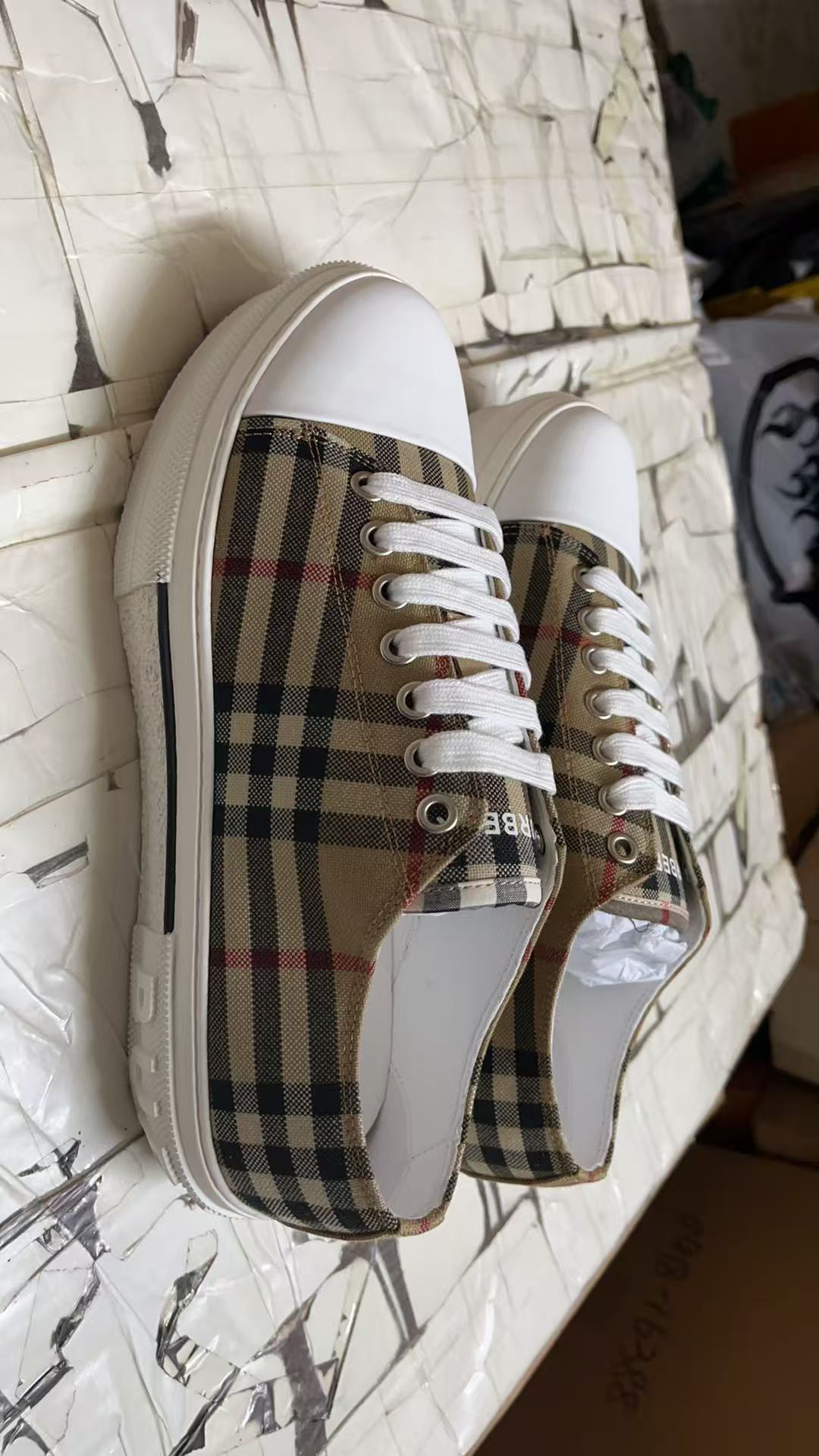 Burberry Shoes(AAA)-124