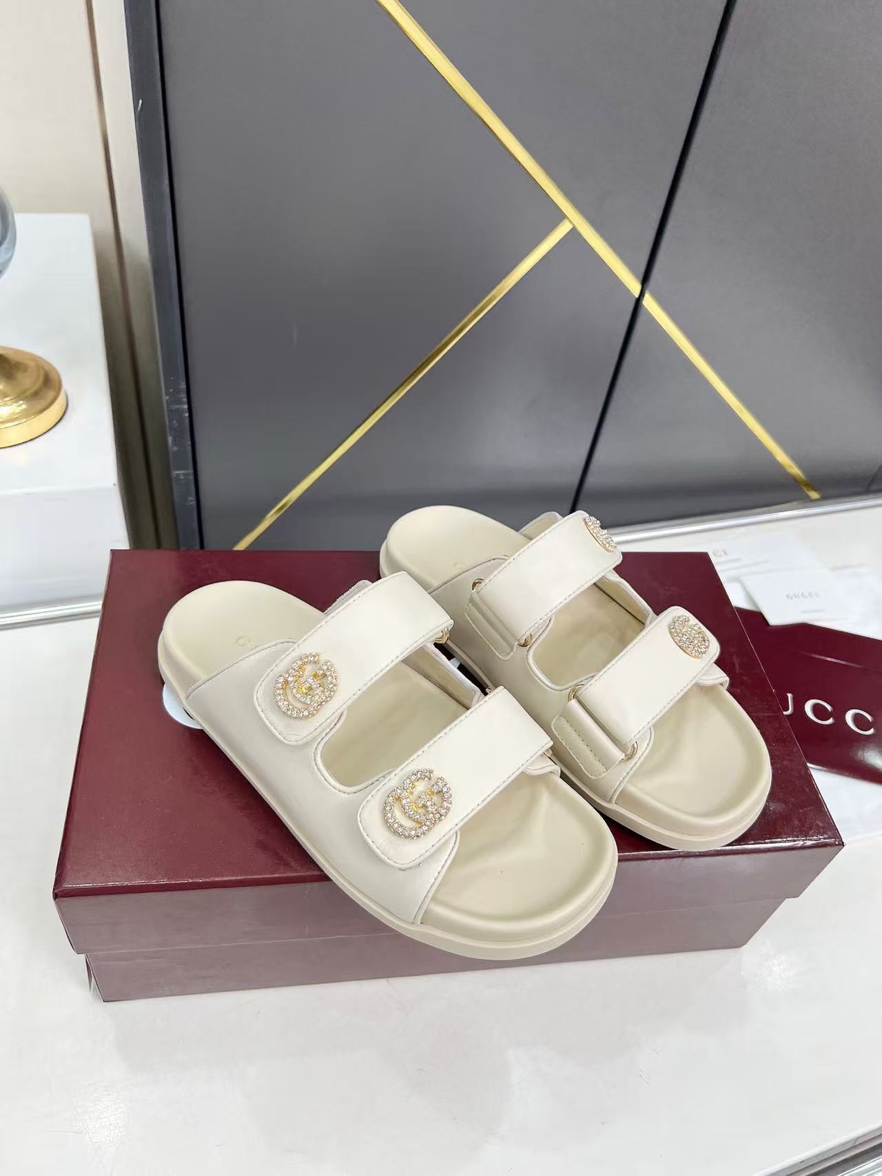 Gucci Slippers Women(AAA)-185