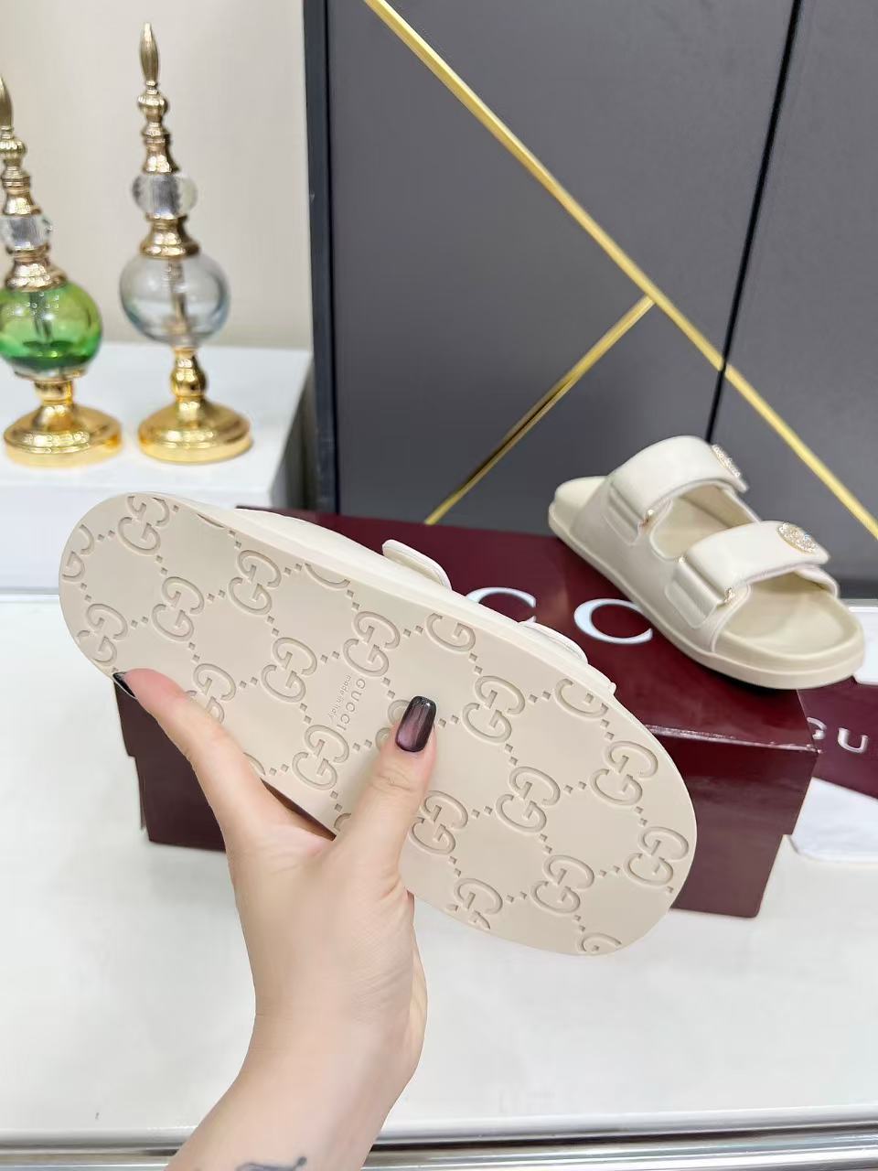 Gucci Slippers Women(AAA)-185