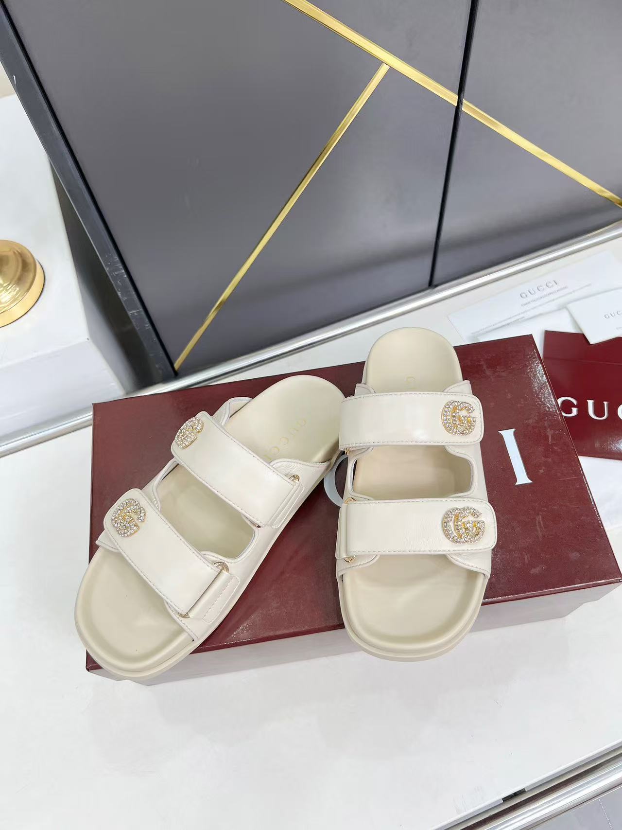 Gucci Slippers Women(AAA)-185