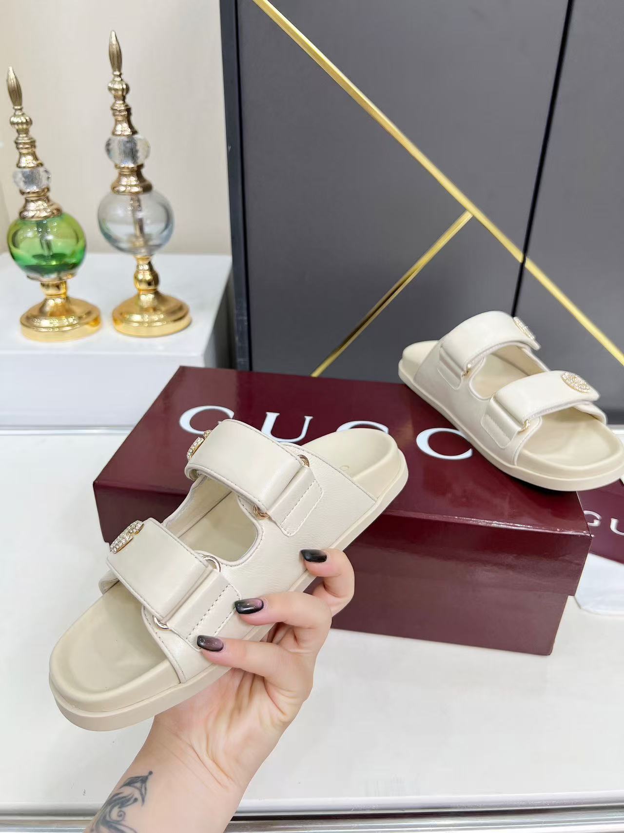 Gucci Slippers Women(AAA)-185
