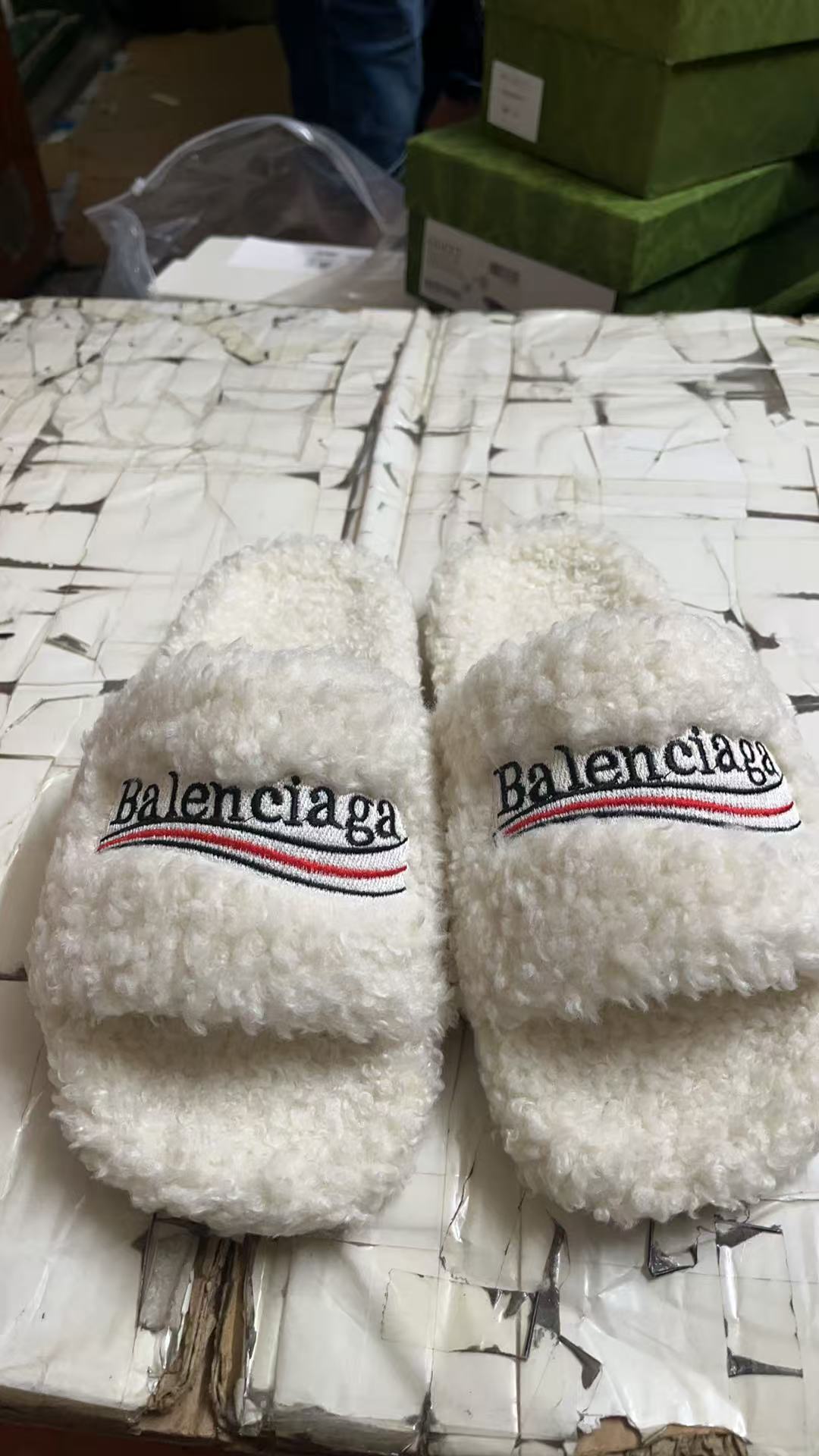 Balenciaga Slippers (AAA)-004