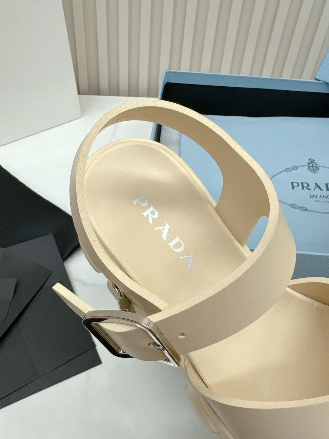 Prada Slippers Women(AAA)-019
