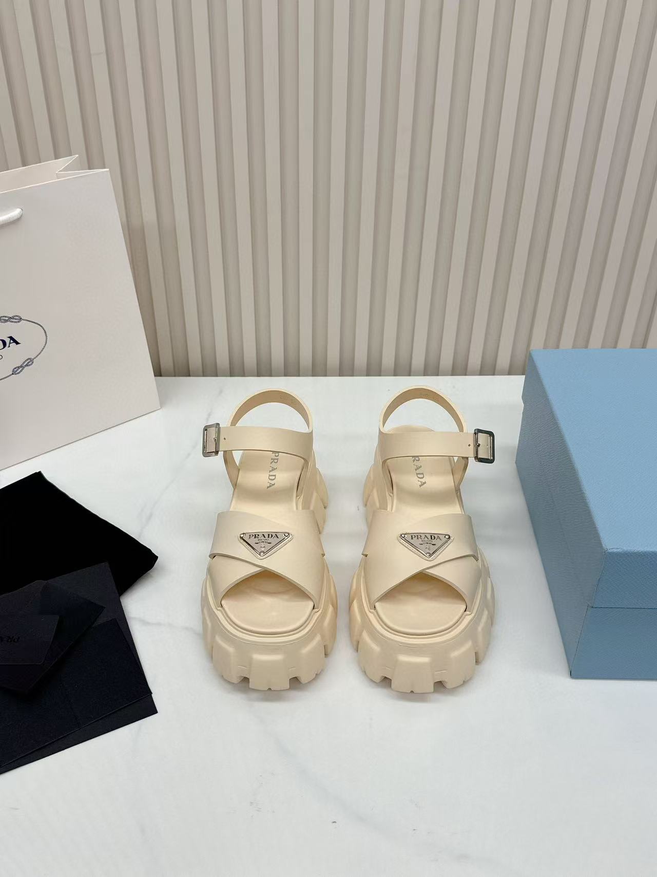 Prada Slippers Women(AAA)-019